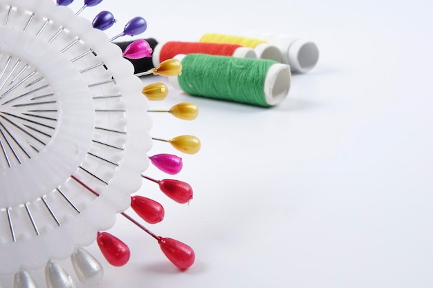 Набор ниток и схем